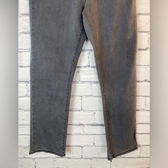 Levi’s Gray Straight Wedgie Jeans with Button Fly size 29 US size 8 - Picture 2 of 6